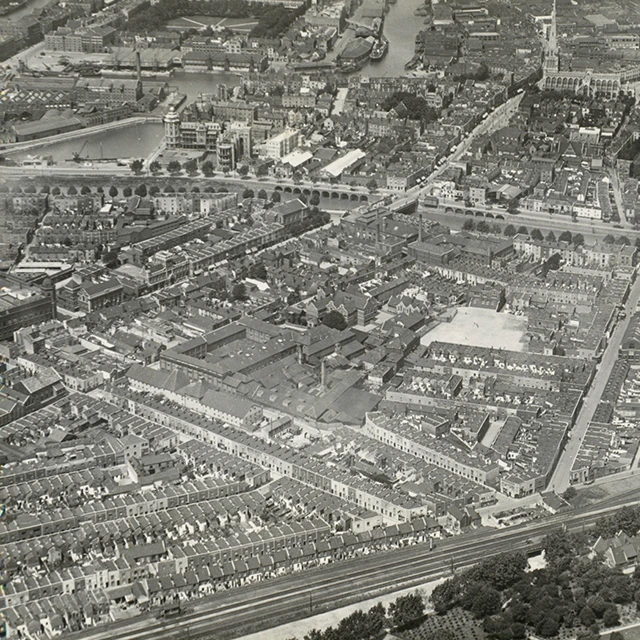 Bristol from above Bedminster looking towards St Mary Redcliffe and Queen Square, 1930s